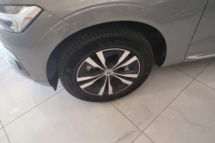 Used Volvo XC60 2024 B5 4x4 Smart Luxury Edition
