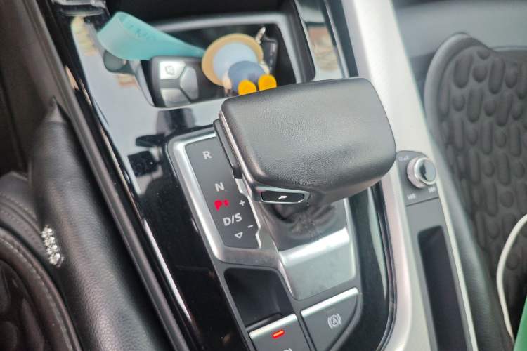 Used Audi A5 2023 Sportback 40 TFSI Fashionable and Dynamic Model Gear Lever