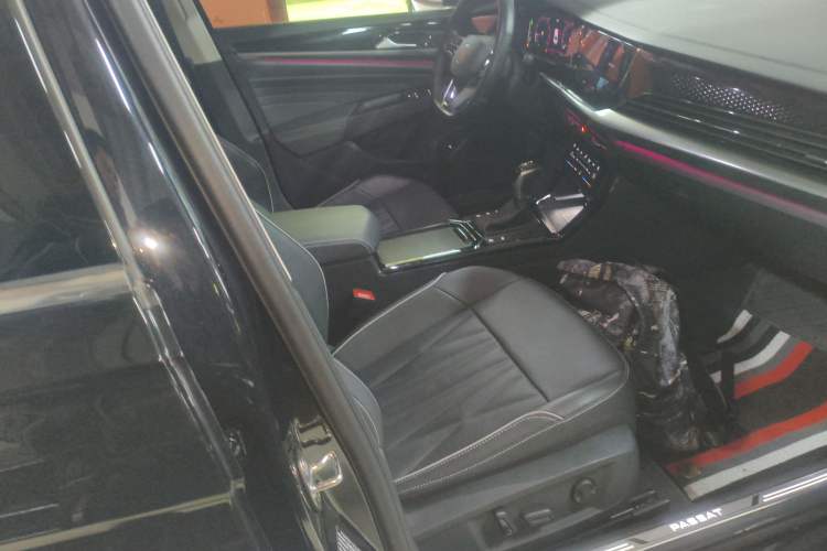 Used Volkswagen Passat 2023 Revised 380TSI Luxury Edition
