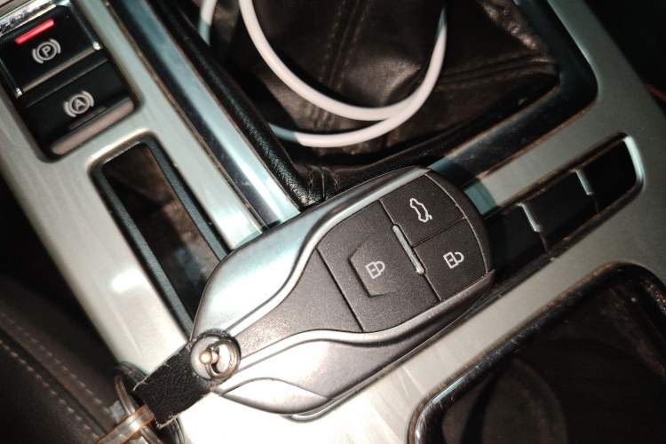 Used Hanteng X5 2018 1.5T Manual Luxury Edition Vehicle Key