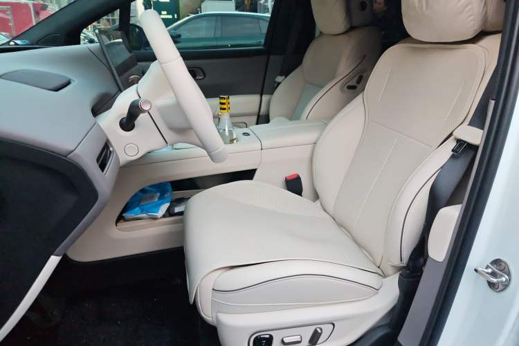 Used Li Auto i6 2025 Model Four-Wheel-Drive Standard Type