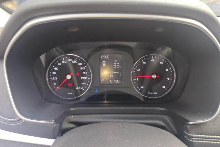 Used Roewe RX5 2019 20T Two-Wheel Drive Automatic Ali Smart Connectivity Platinum Edition
