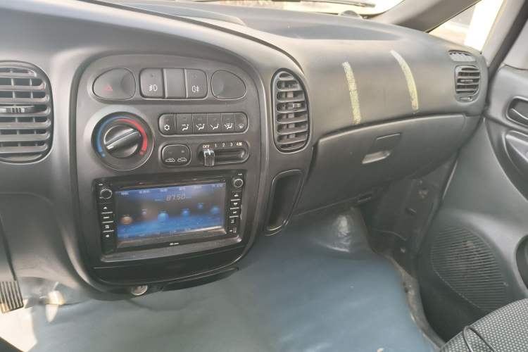 Used JAC Group Refine 2015 2.0L Shuttle Gasoline Long-Wheelbase Standard Version HFC4GA3-3D
