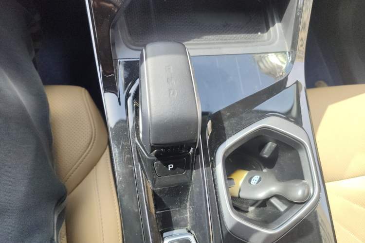 Used Geely Auto FX11 2023 1.5TD DCT Prestige Edition Gear Lever