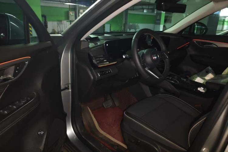 Used Buick Envision 2025 Encore Plus 28T All-Wheel-Drive Platinum Edition
