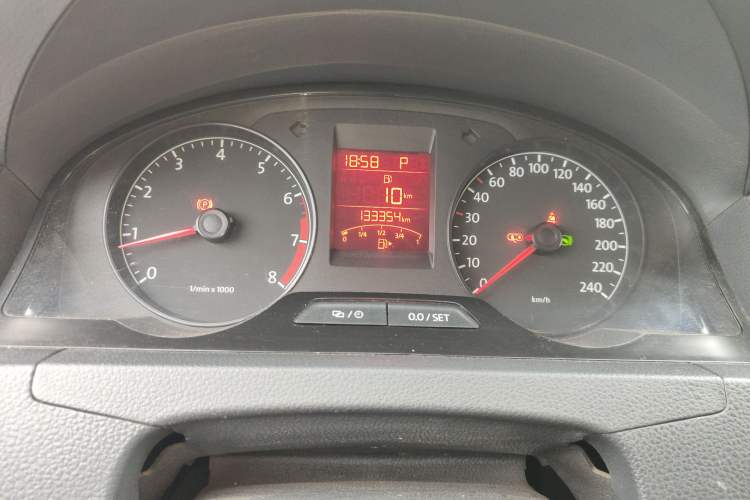 Used Volkswagen Santana 2015 1.6L Automatic Comfort Edition Instrument Cluster