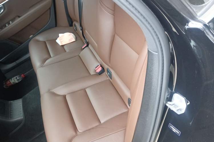 Used Volvo S90 New Energy 2022 T8 eDrive Hybrid Luxury Edition Left Rear Seat