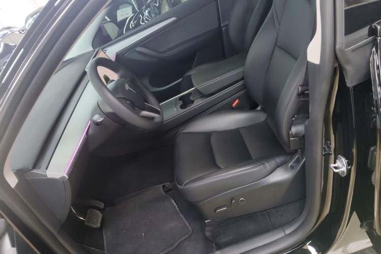 Used Tesla Model Y 2023 Long-Range All-Wheel-Drive Version