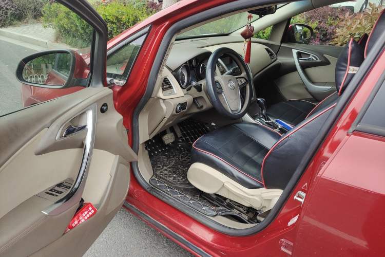 Used Buick GT 2012 GT 1.6L Automatic Fashion Edition Driver Seat