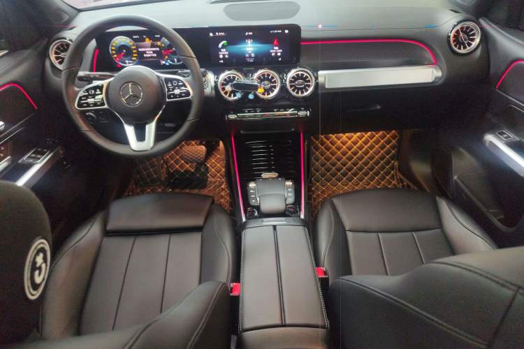 Used Mercedes-Benz GLB 2022 GLB 220 Dynamic Edition Center Console