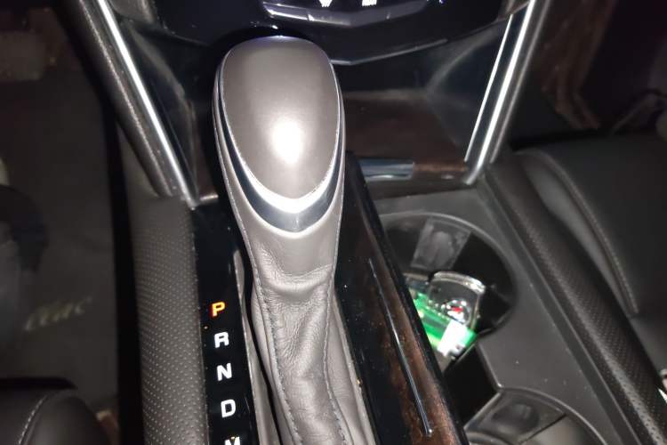 Used Cadillac XTS 2018 28T Elite Edition Gear Lever