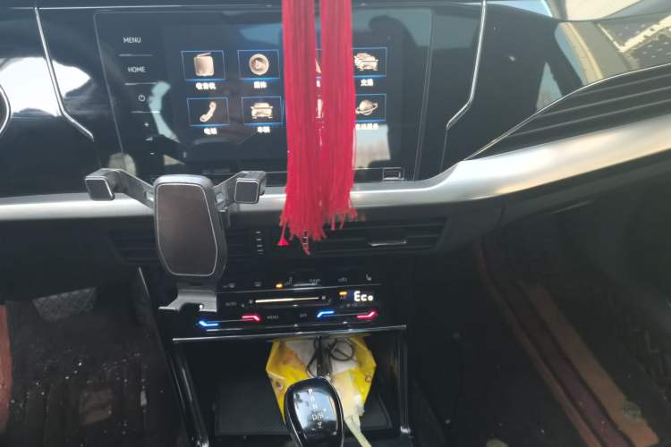 Used Volkswagen Passat New Energy 2020 430 PHEV Hybrid Elite Edition China VI Standard Audio And AC Panel