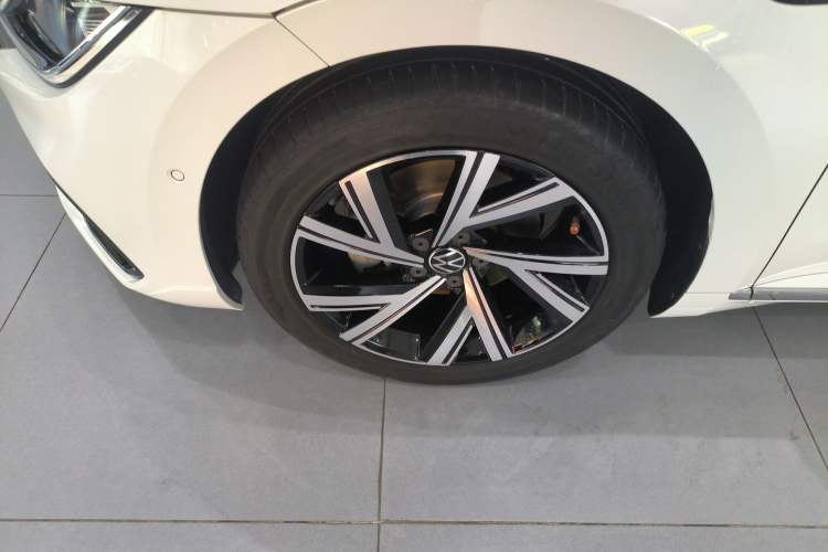 Used Volkswagen FAW-Volkswagen CC 2021 380TSI Striking Edition Left Front Wheel Hub