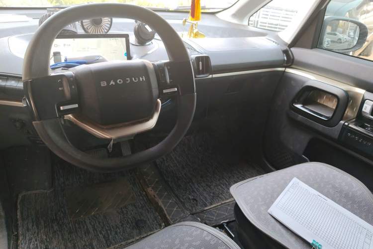 Used Baojun KiWi EV 2021 Artist Model Ternary Lithium Center Console