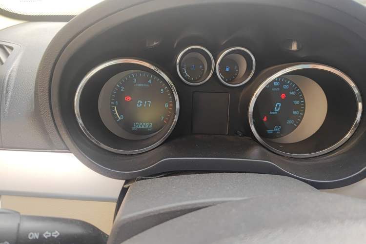 Used CHANGAN KAICHENG Ruixing M90 2017 2.0L Value Edition 6-Seater Hatchback 4G94S