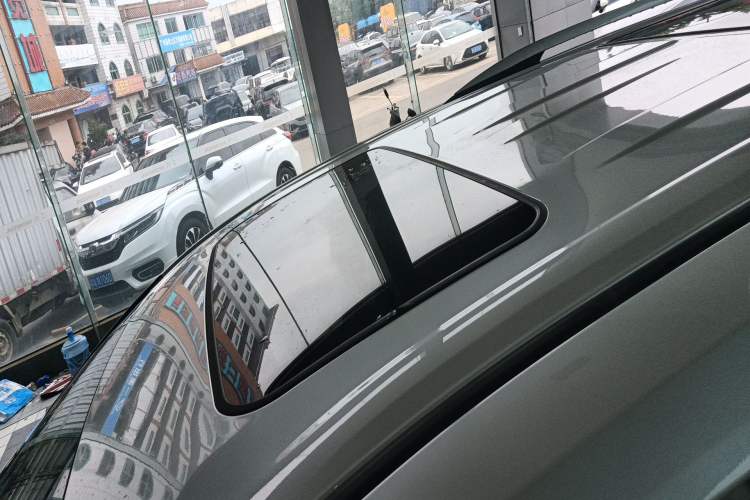 Used Toyota SIENNA 2021 2.5L Hybrid Platinum Edition Roof