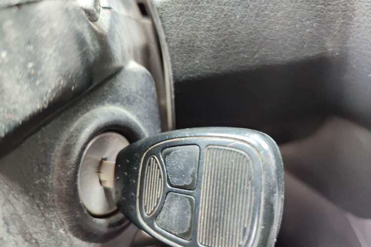 Used Jeep Compass 2015 2.0L Two-Wheel Drive Luxury Edition
