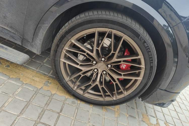 Used Li Auto L8 2023 Pro Model
