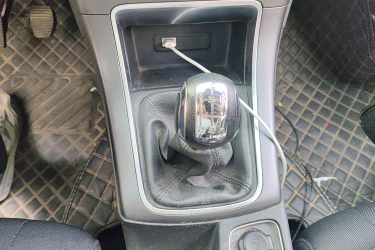 Used Citroen C4 Sega 2018 1.6L Manual Luxury Model Gear Lever