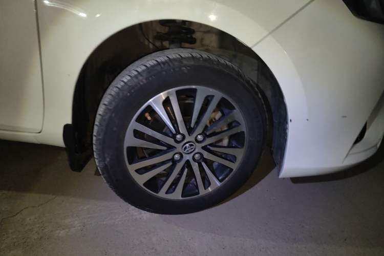 Used Toyota YARiS L Zhi Xiang 2017 1.5E CVT Dynamic Edition Right Front Wheel Hub