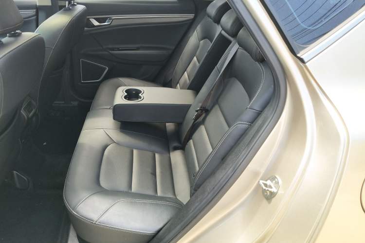 Used Geely Auto Emgrand GS 2016 Sport Edition 1.8L Automatic LingShang Model Left Rear Seat