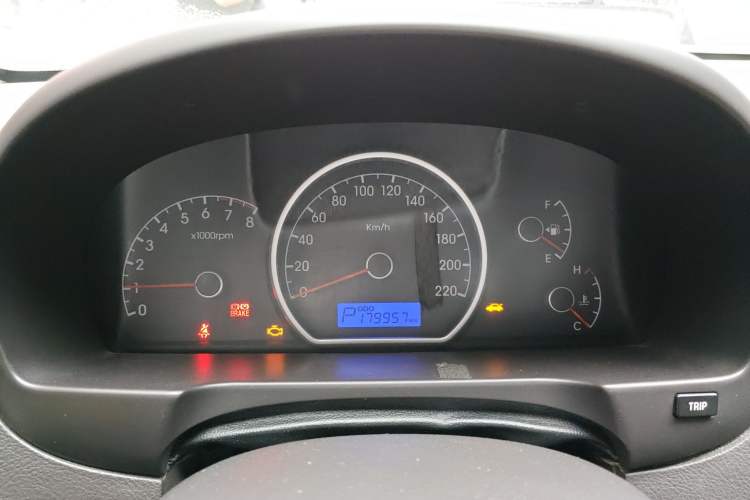Used Hyundai Celesta 2011 1.6L Automatic Comfort Edition Instrument Cluster