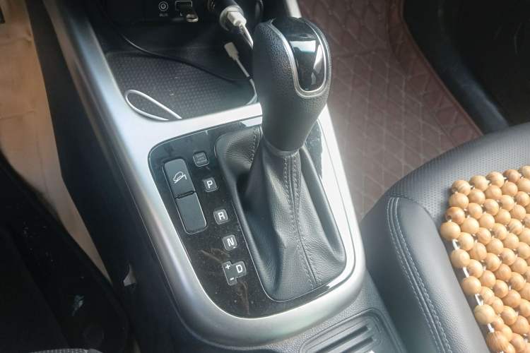 Used Kia KX3 2015 1.6L Automatic Special Gear Lever