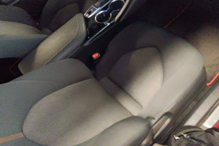 Used Toyota Camry 2018 2.0S FENGSHANG Edition
