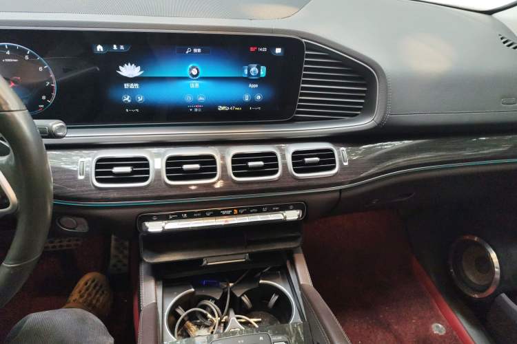 Used Mercedes-Benz GLE 2020 Restyled GLE 350 4MATIC Fashion Edition Audio And AC Panel