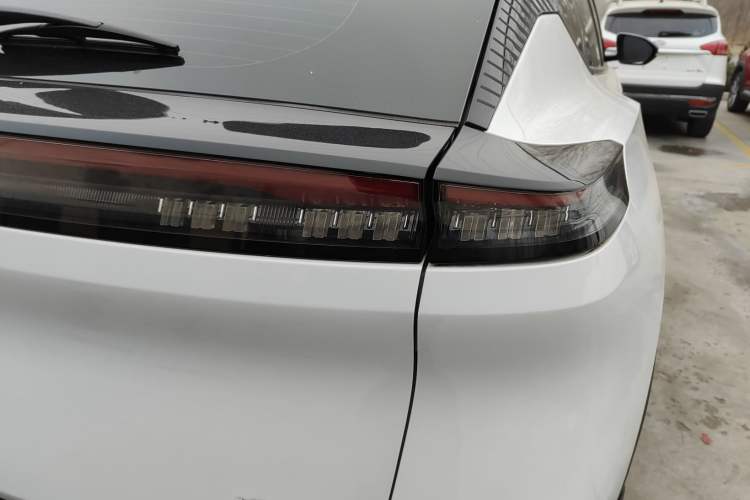 Used Dongfeng Aeolus Mage 2023 1.5T Luxury Edition
