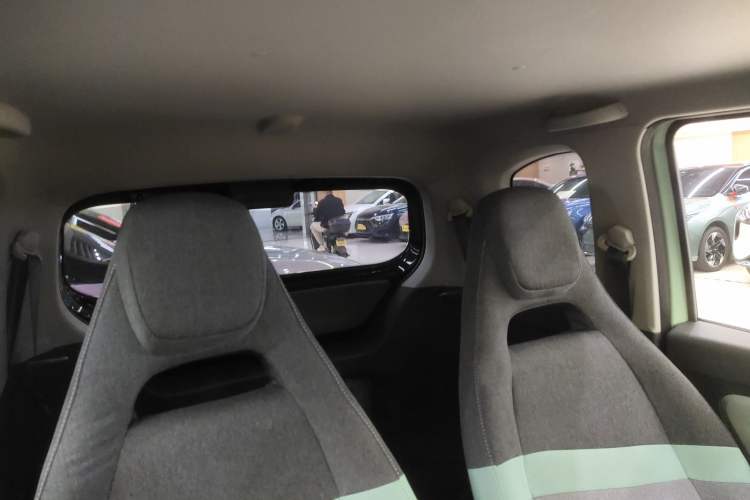 Used Wuling Hongguang MINIEV 2022 Macaron Premium Model – Lithium Iron Phosphate Headliner