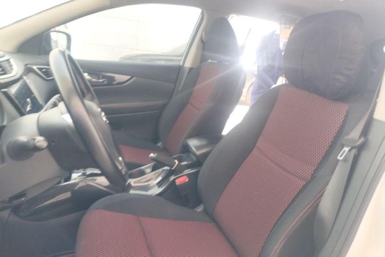 Used Nissan Qashqai 2016 2.0L CVT Elite Edition Left Front Seat