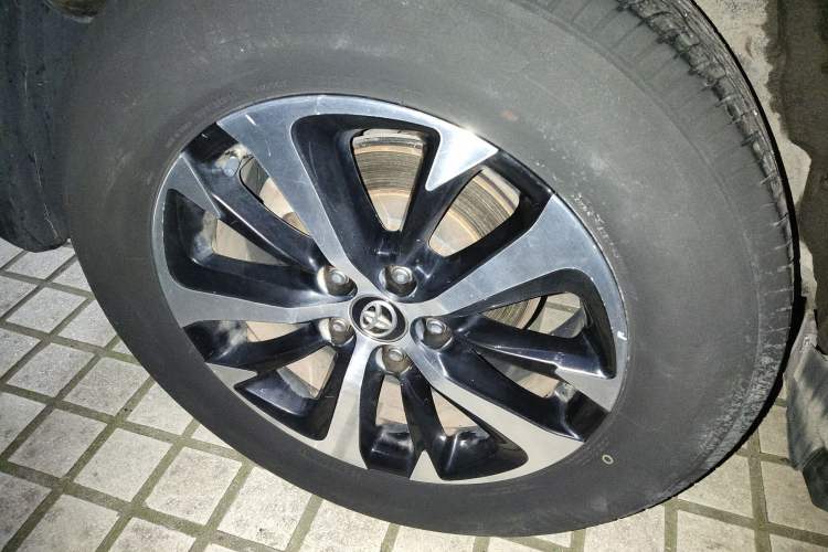 Used Toyota RAV4 2016 2.0L CVT Two-Wheel Drive Fashion Edition China V Standard