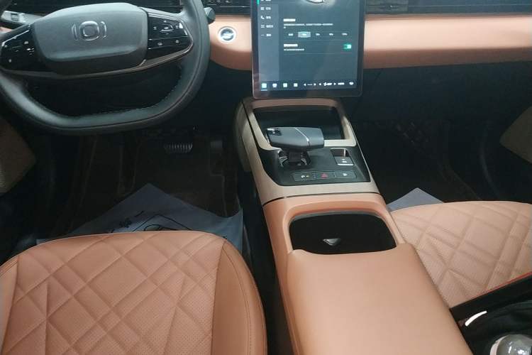 Used CHANGAN NEVO A05 2024 145 Pro Gear Lever