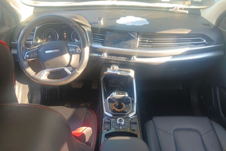 Used Haval H6 2017 Red Label 2.0T Automatic Two-Wheel Drive ZhiShang Model
