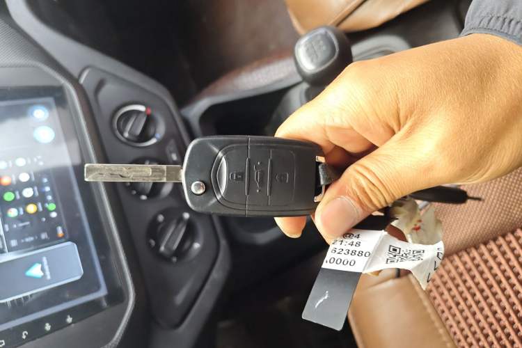 Used Wuling Hongguang 2021 1.5L Revised S Base Version with Electric Power Steering LAR Vehicle Key