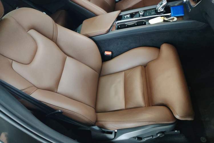 Used Volvo XC60 2022 B5 4x4 Smart Luxury Edition