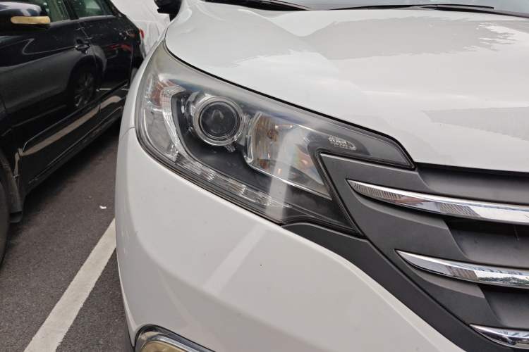 Used Honda CR-V 2013 2.4L four-wheel drive luxury version Right Front Headlight