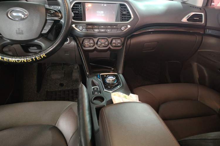 Used GAC Trumpchi GS4 New Energy 2019 1.5L PHEV Smart Enjoyment Version Audio And AC Panel