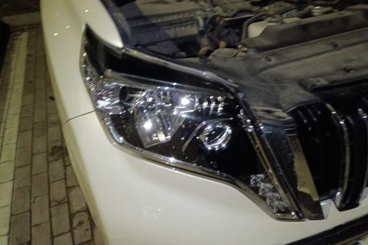 Used Toyota Prado  Right Front Headlight
