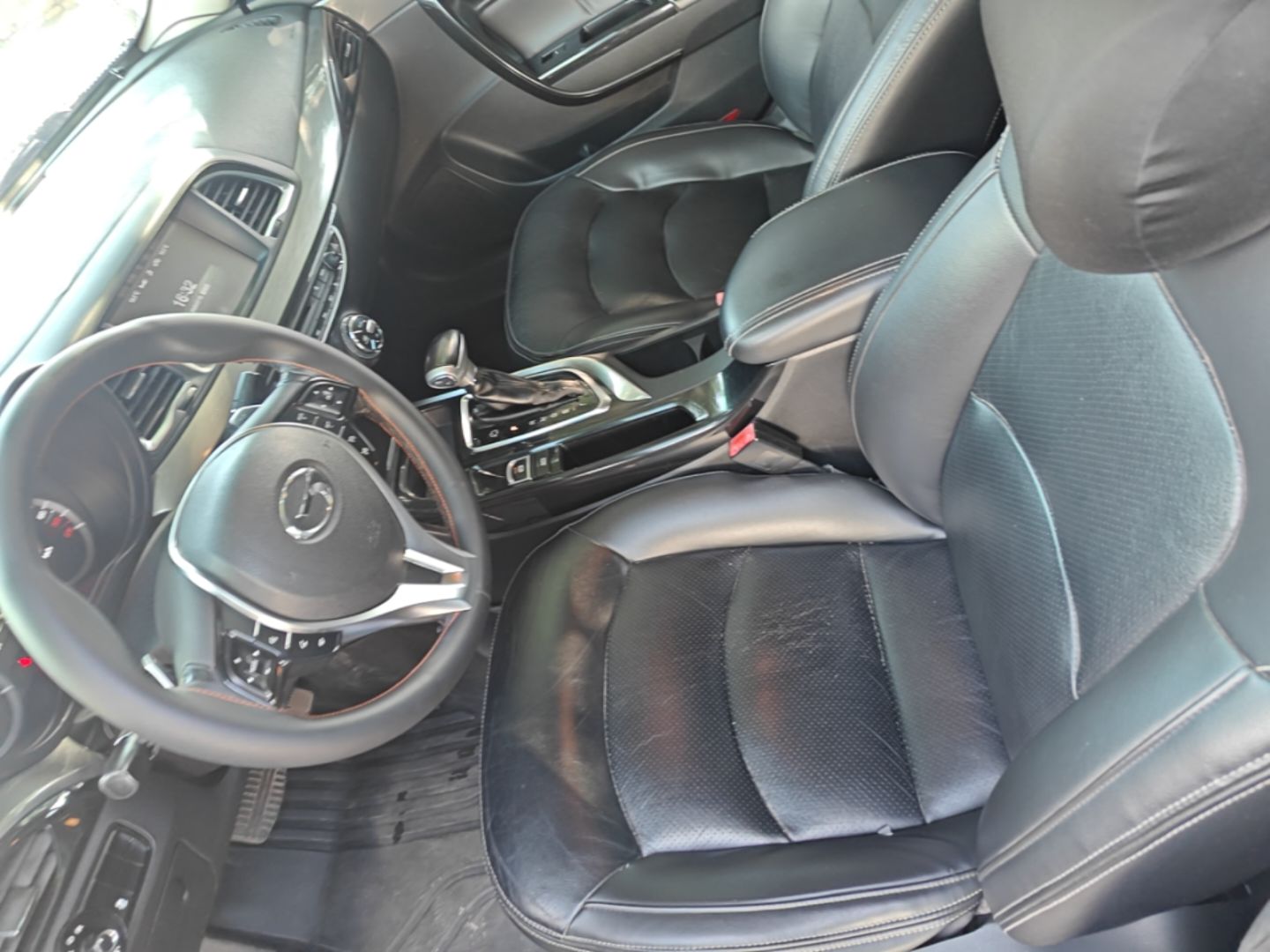 Vordere Reihe im Auto