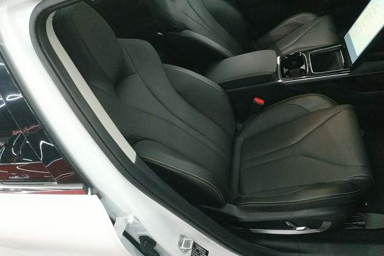 Used XPeng P5 2022 550E Right Front Seat