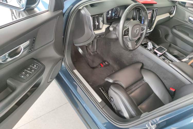 Used Volvo S60 2022 B4 Zhiyuan Luxury Edition