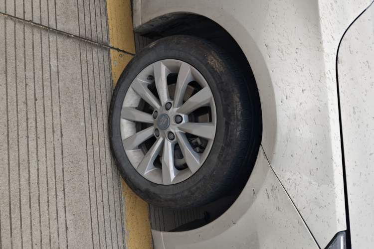 Used Roewe i6 New Energy 2017 45T Hybrid Connect & Smart Enjoyment Edition
