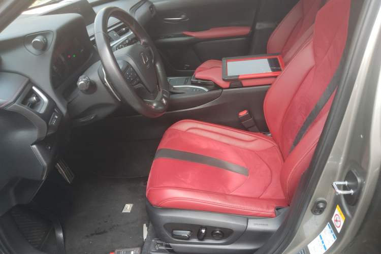 Used Lexus UX 2019 260h F SPORT All-Wheel-Drive Model China VI Standard