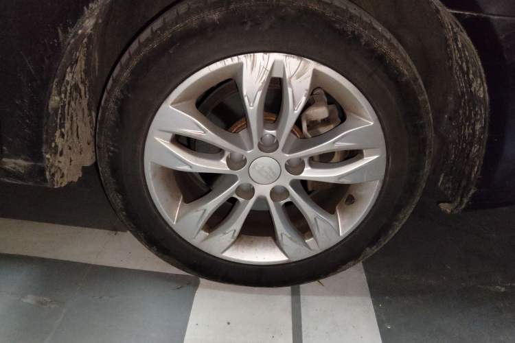 Used Geely Auto Emgrand 2015 Sedan 1.5L Manual - Top Trim Level
