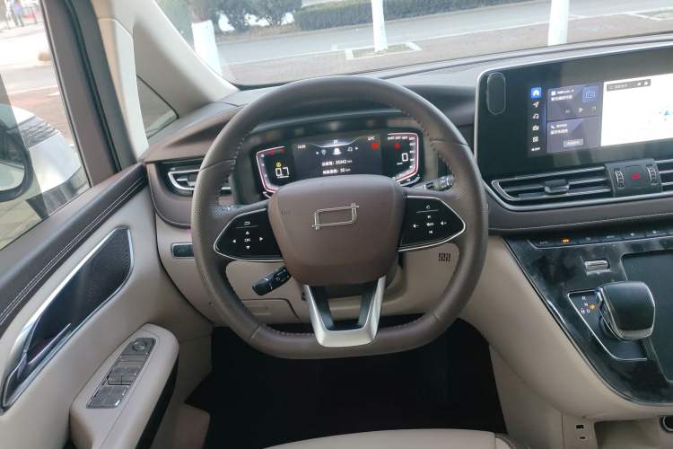 Used Bestune M9 2023 2.0T Prestige Edition