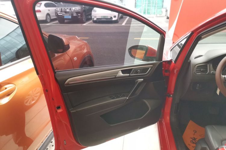 Used Volkswagen Golf Sportsvan 2018 230TSI Automatic Trend Edition