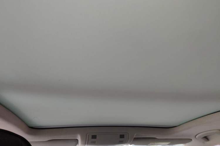 Used Volkswagen T-ROC 2018 230TSI DSG Two-Wheel Drive Advanced Version China V Standard
