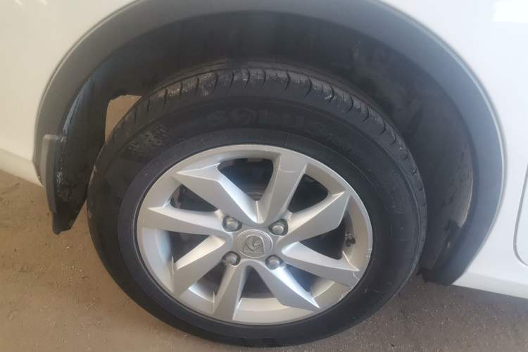 Used Baojun 310W 2017 1.5L Manual Fashion Model China V Right Rear Wheel Hub